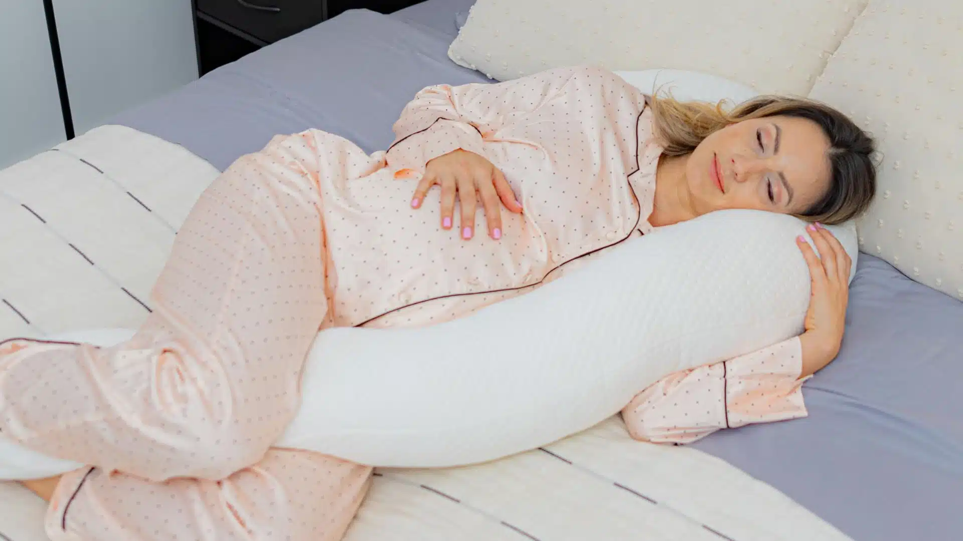 Contour Swan Pillow Review