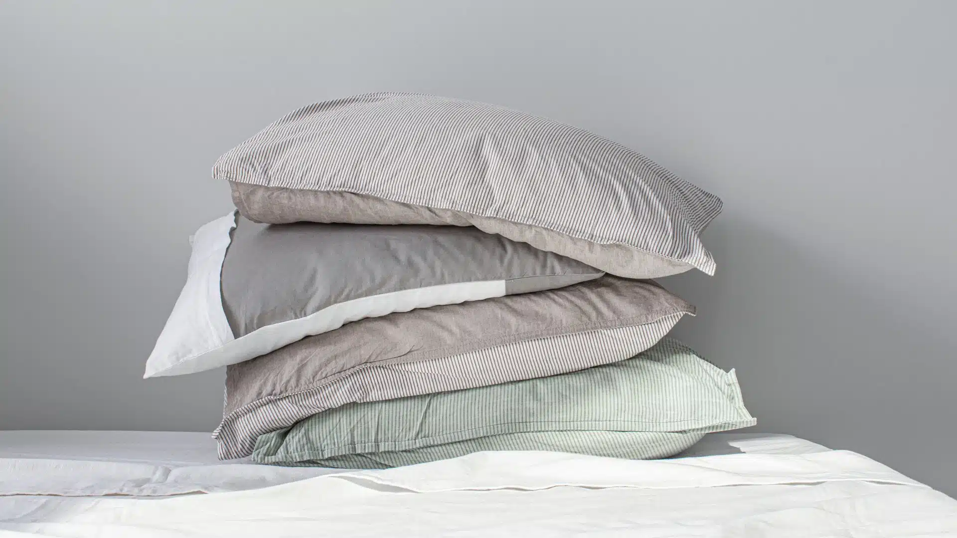 how to clean throw pillows